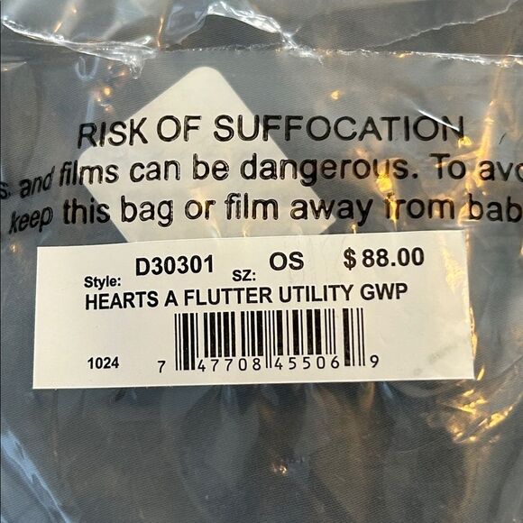 NWT Brighton Hearts a Flutter Utility Crossbody Bag Black Red White - Picture 5 of 9